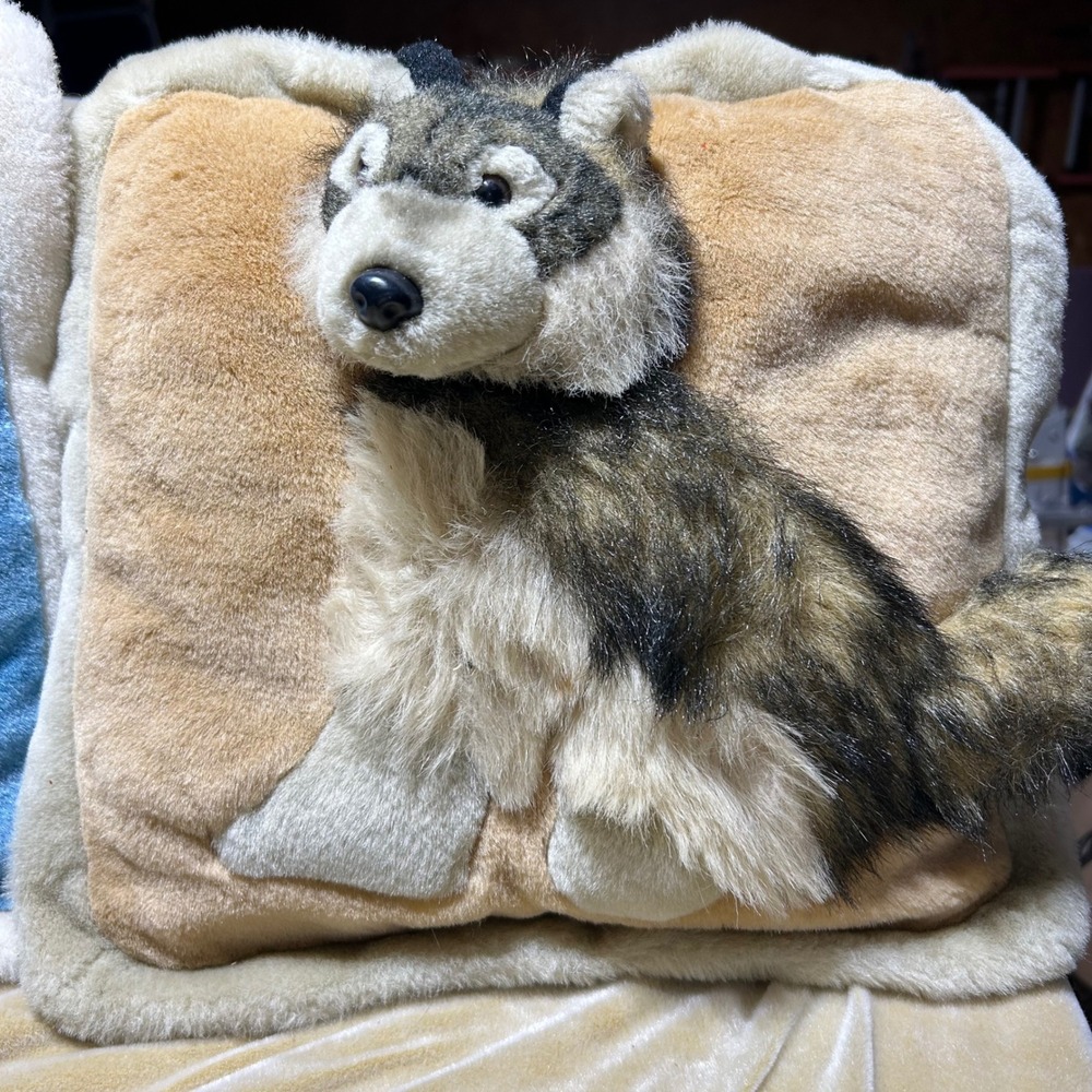 JAAG Plush 3D Wolf and Polar Bear Throw Pillows Set of 2 Blue Tan Faux Fur Lodge - Picture 2 of 14